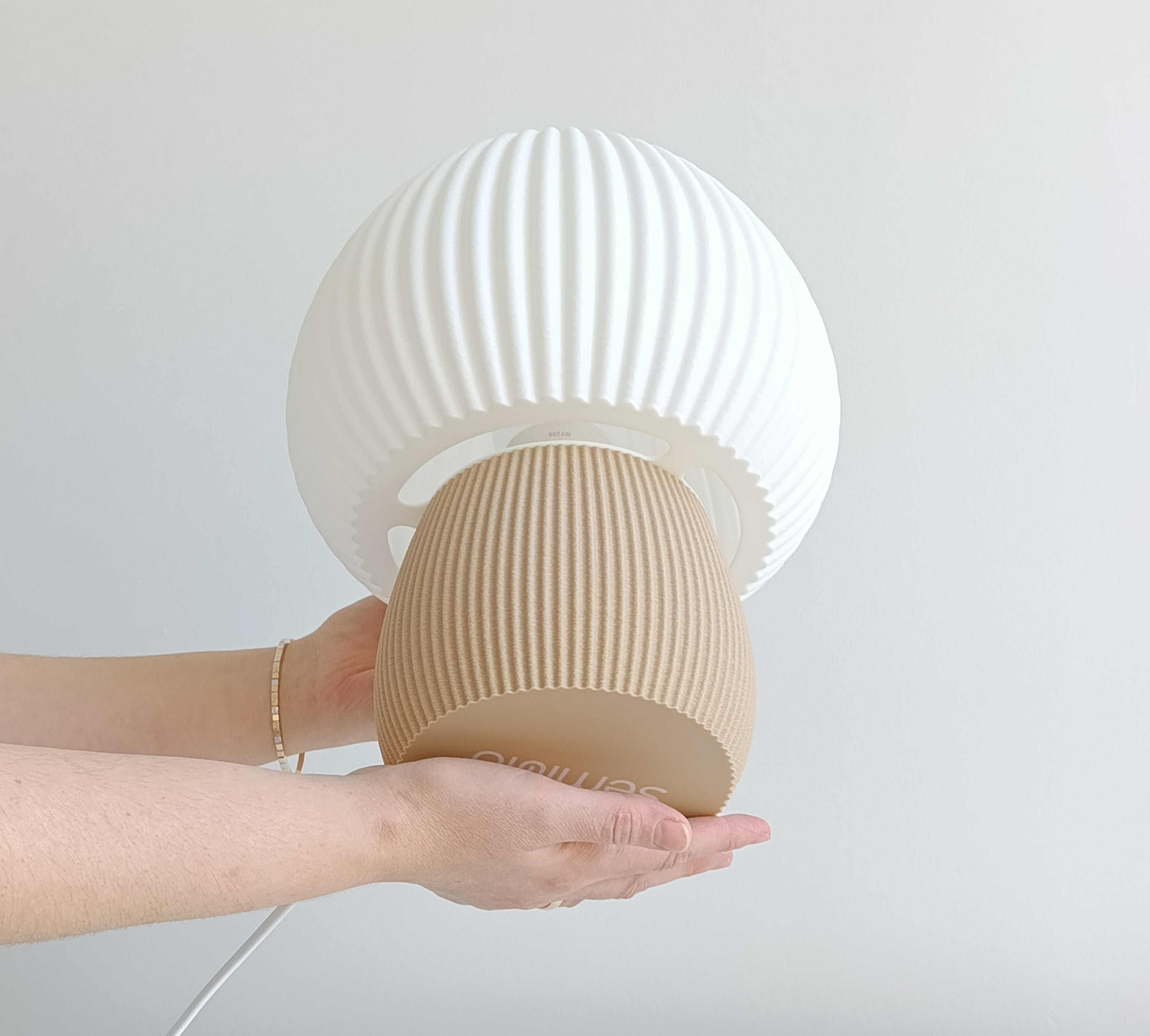 LUMORA MANTAR ABAJUR