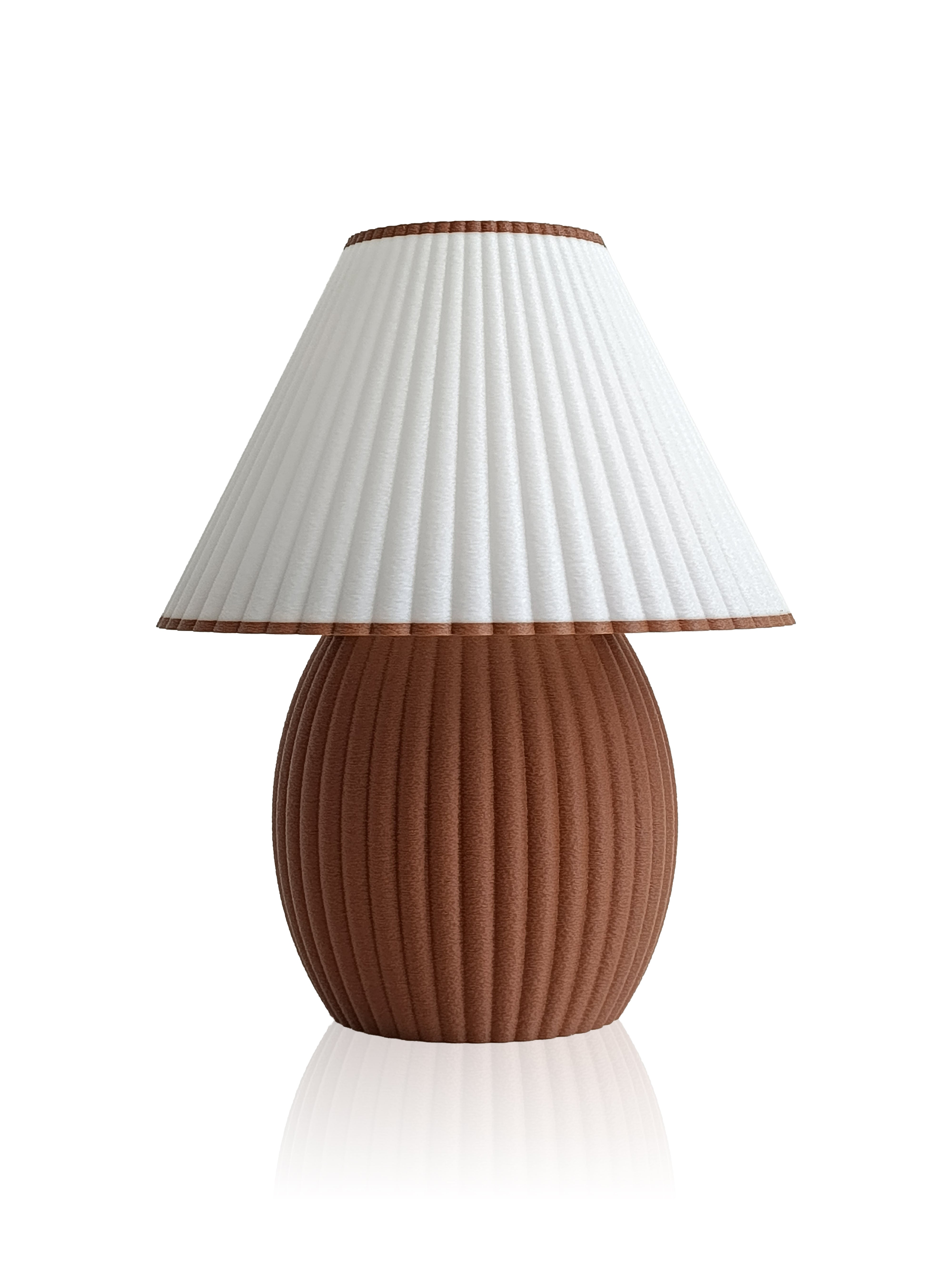 Kahverengi pileli görünümlü modern abajur